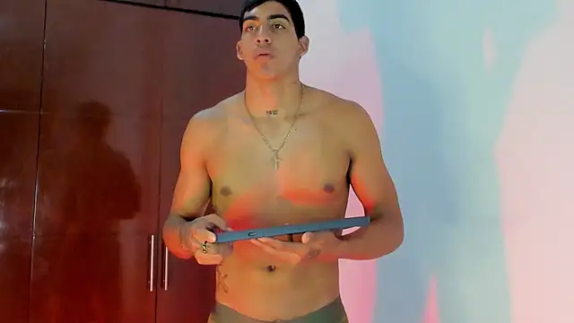 Chat +18 de Milo_LatinBoy ao vivo