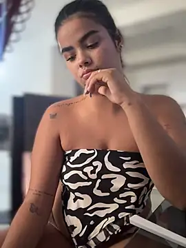 Kaily_Sweet16 即時 XXX 聊天