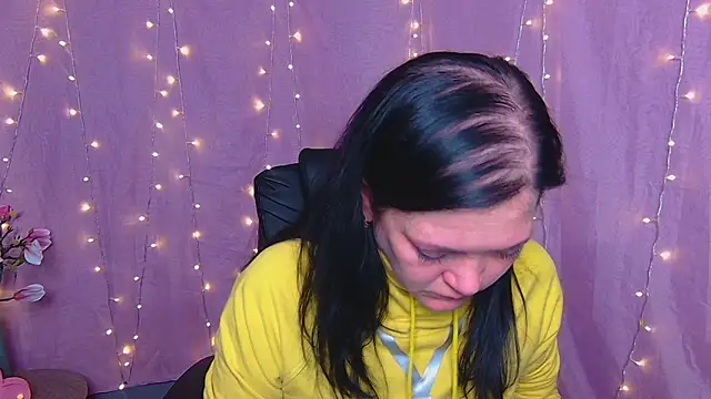 LauraFinn 现场XXX聊天