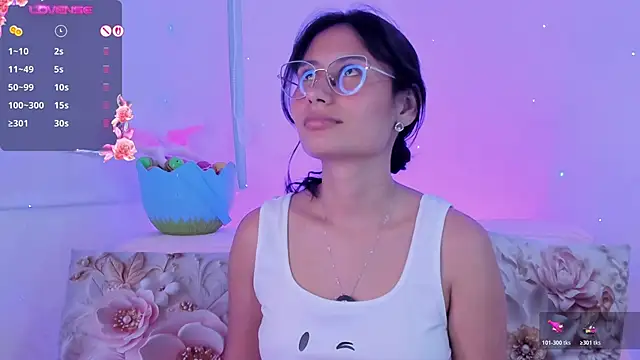 NayeCloud Live XXX Chat