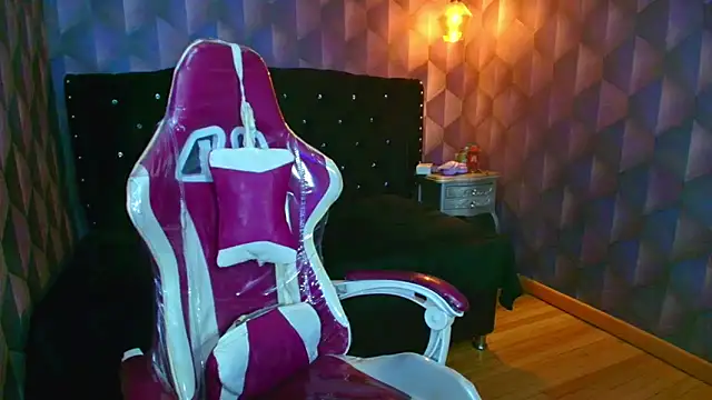 LiaHarryis Adlı Modelin Canlı XXX Sohbeti