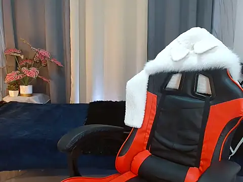 YourNaughtyTwink_69 网络视讯表演