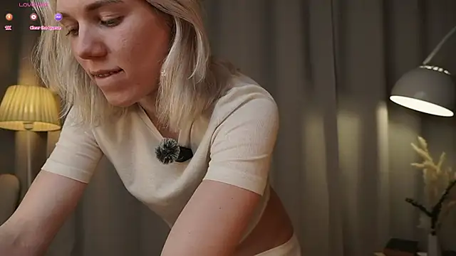 DianeHonnette's Live XXX Chat