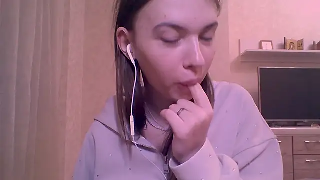 CeyaLier Adlı Modelin Canlı XXX Sohbeti