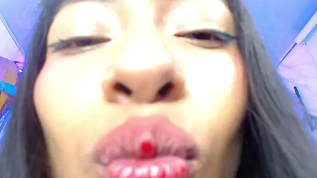 lili_roussi – Live XXX-chat