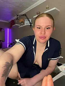 Show modela RedFoxQueen na web-kameri