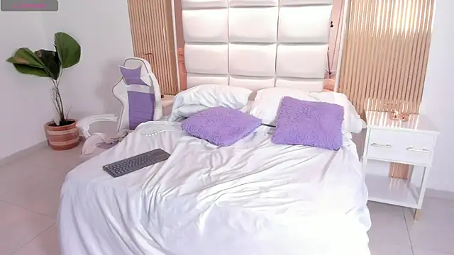 Pokazy przed kamerką – Taylor_Royal_