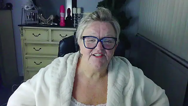 BridgetBlueEyes' Live XXX Chat