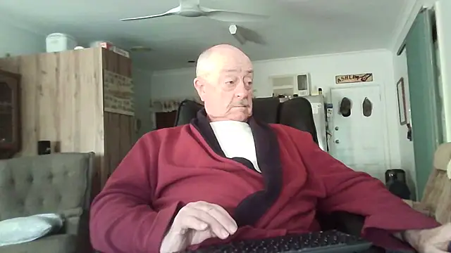 brnoxx: διαδικτυακό σόου στην κάμερα