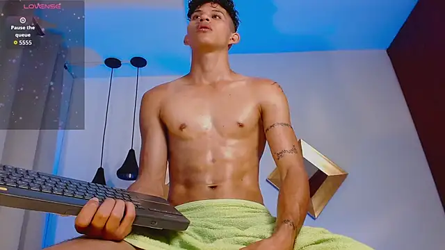 KamiSuarez Chat XXX live