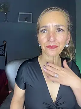 JennaMilf_ 即時 XXX 聊天