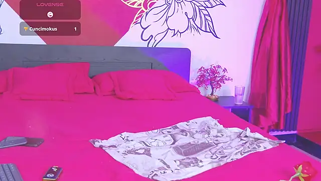 katie_rougee_: απευθείας συνομιλία ΧΧΧ