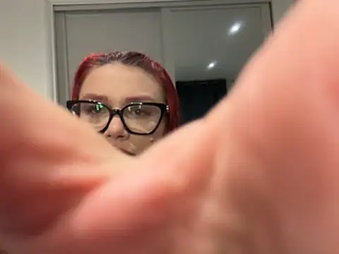 FoxyValentine Adlı Modelin Canlı XXX Sohbeti