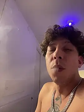 TitanNoir élő XXX-chatje