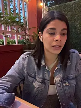 Živý XXX chat Leah_Honey26