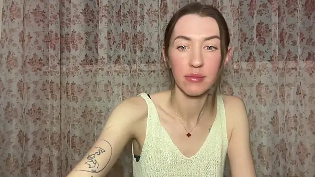 Julia182 live XXX chat