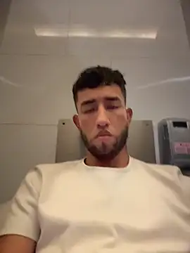 Živý XXX chat liam_bronw