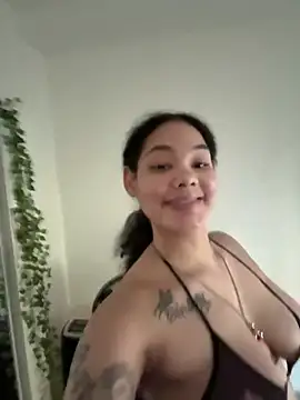 tastylolaaa's Live XXX Chat