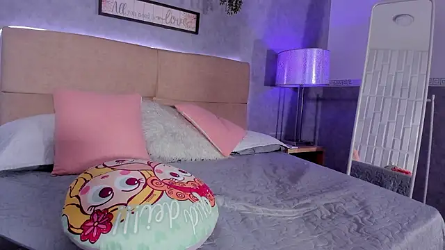 Онлайн чат XXX Emily__Stef