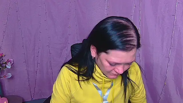 LauraFinn – Kamerová šou