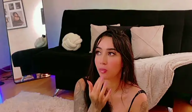 EmmyEvans1のライブXXXチャット