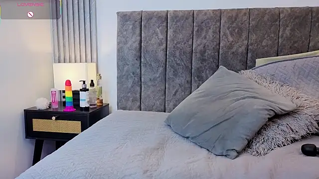 Ema_Stone65's Live XXX Chat