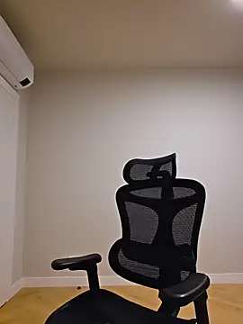 MiaRides19's Live XXX Chat