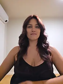 MiaRides19 Webcamshow