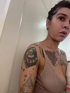 Nikatsu's Live XXX Chat