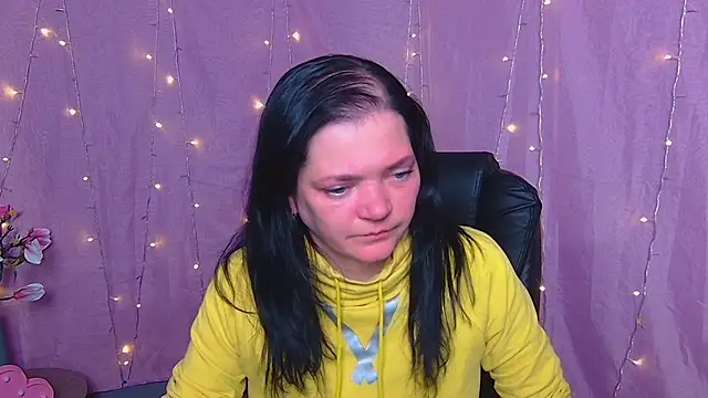 LauraFinn – Kamerová šou