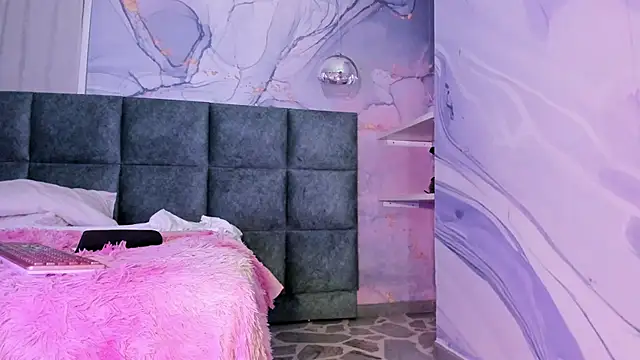 AntonellaRossi Adlı Modelin Canlı XXX Sohbeti