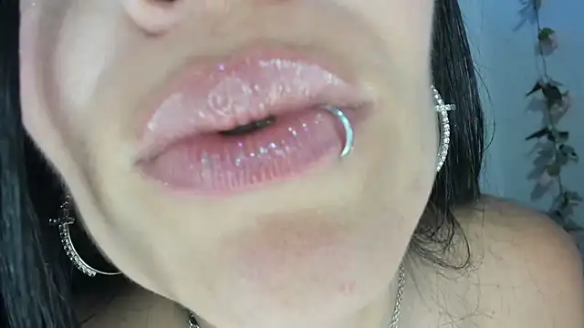 Tania_mature live XXX chat