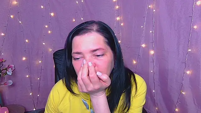 LauraFinn Chat XXX live