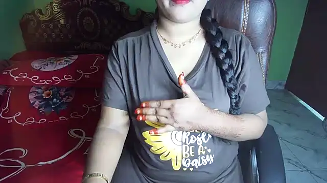 BengaliQueenStar Adlı Modelin Canlı XXX Sohbeti