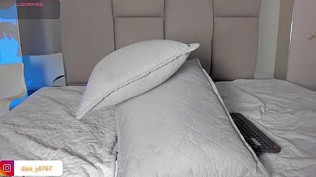 Chatroom XXX en direct de DaisyTaylor__