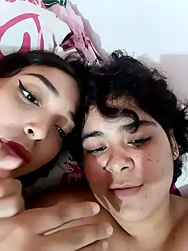 SHARLOTTE_AND_MORGAN's Live XXX Chat