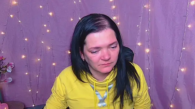 دردشة LauraFinn الجنسية المباشرة