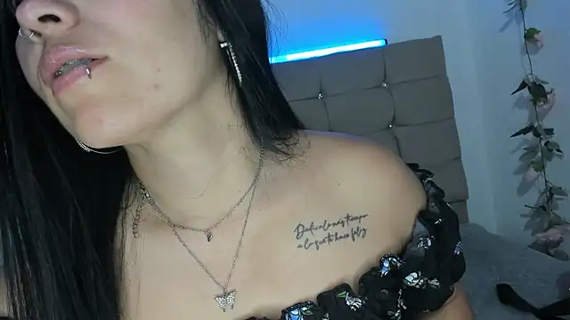 Tania_mature Chat XXX in diretta