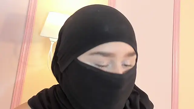 _zharaa's Live XXX Chat