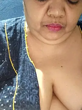 tamilthanushri's Live XXX Chat