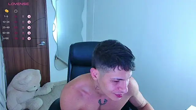 harrisoncuper Show in webcam