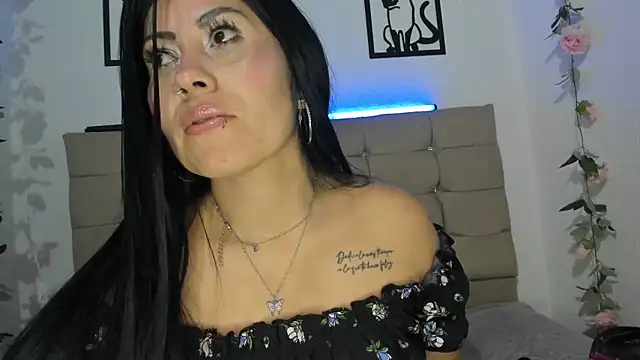 Tania_mature live XXX chat