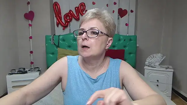 EmiliaGree: απευθείας συνομιλία ΧΧΧ