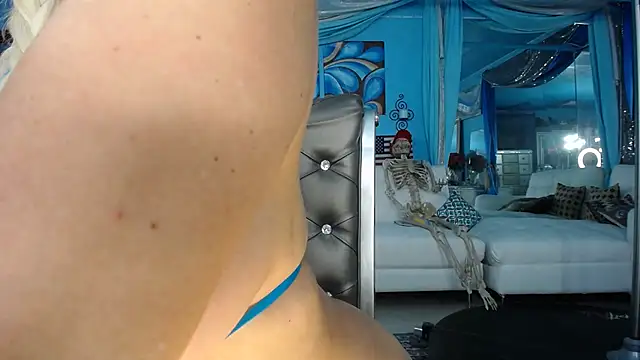 Živý XXX chat ADRIANNA_FOX