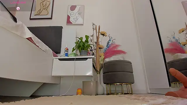 Almatoys Adlı Modelin Canlı XXX Sohbeti