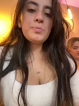 Antonella_Julieta Show in webcam