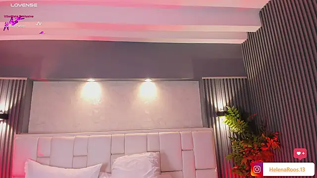 HelenaRoos' Live XXX Chat