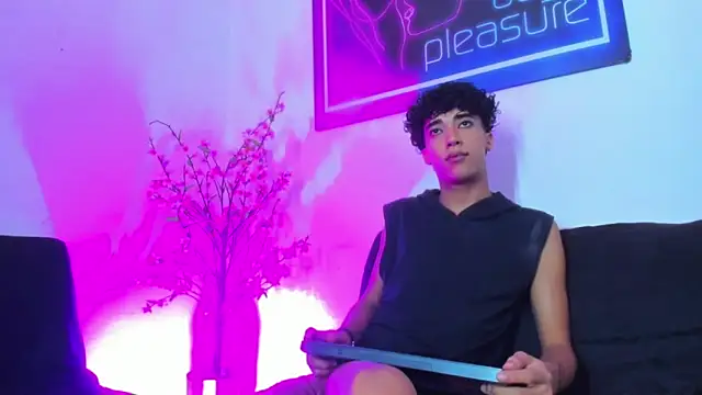 Pleasure_boys_hot 在線直播表演