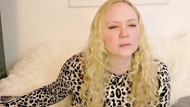 Sarah4you's Live XXX Chat