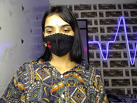 Tisya-24 Chat XXX in diretta